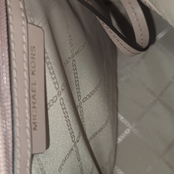 Michael Kors Rhea Medium MK Signature Backpack And DUST BAG - Picture 9 of 10